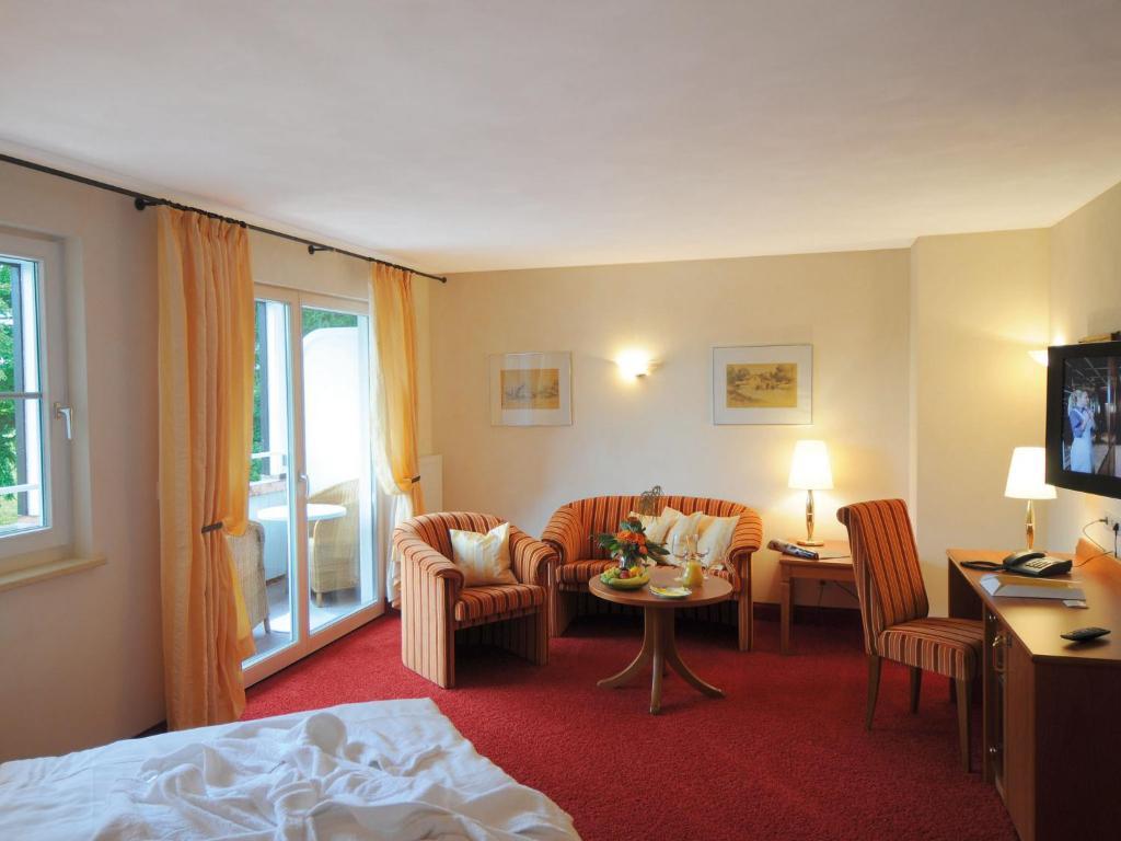 Schwarzwaldhotel Oberwiesenhof Seewald Exterior foto